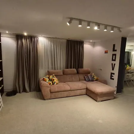 Criselma House Berceni - Linistit Langa Sun Plaza Si Spitale 公寓 *